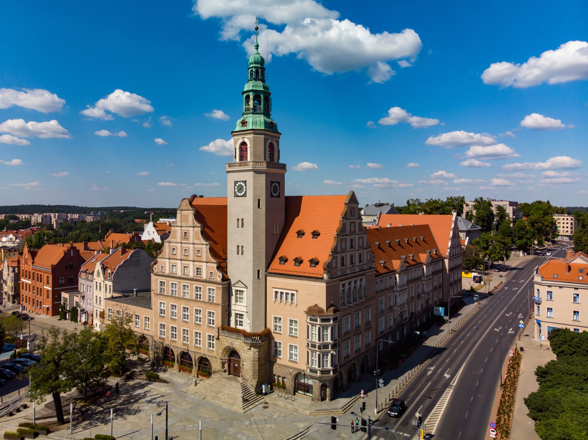 Nowy-Ratusz-w-Olsztynie fot worldisbeautifuleu
